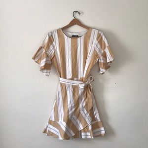 Flouncy flirty Express dress